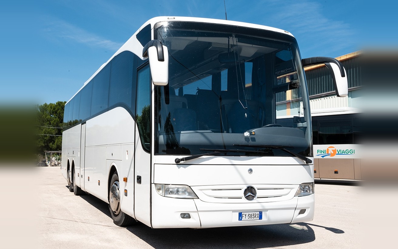 Autobus gran turismo Mercedes Tourismo di FINI VIAGGI